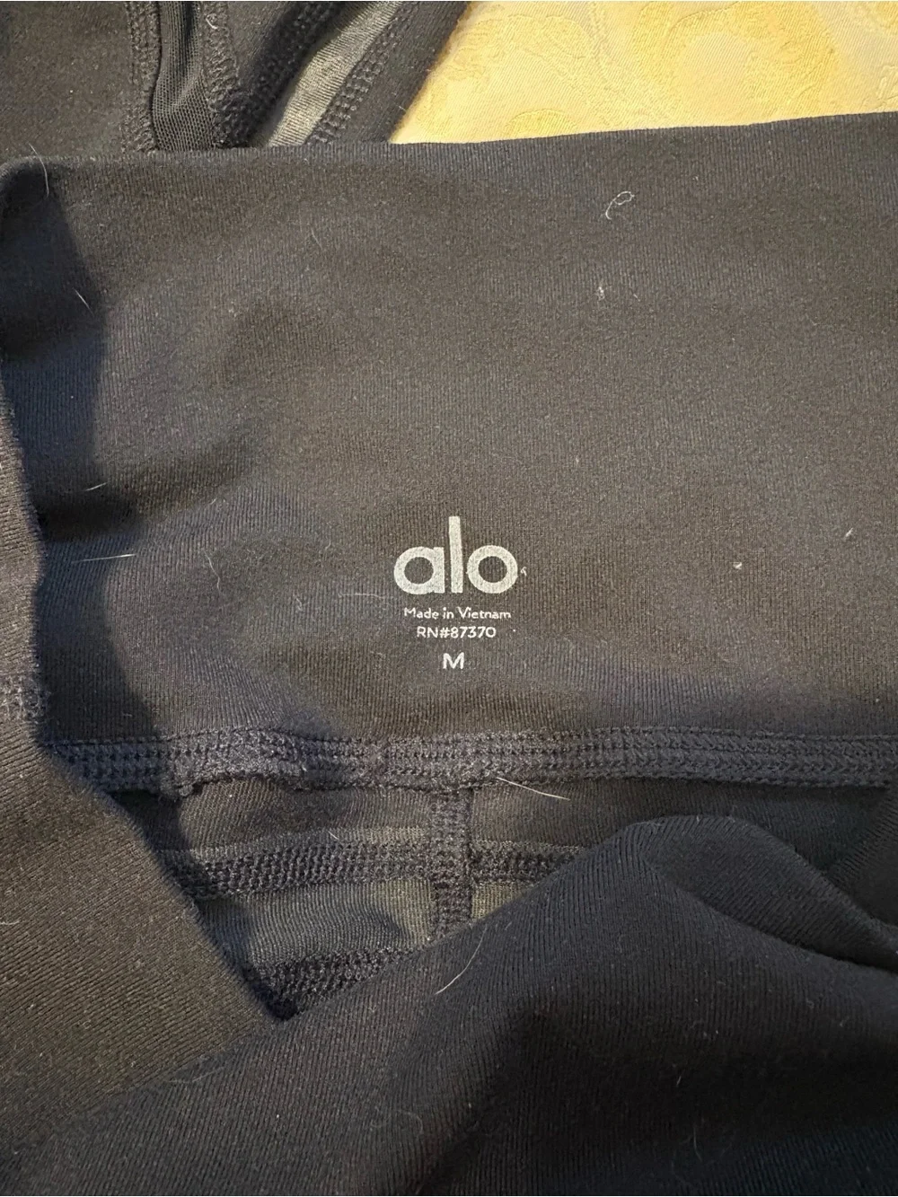 ALO Yoga Black Leggings - Black